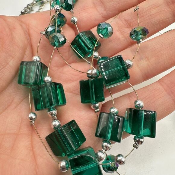 SALE! Multi-strand wire, Green Square and Faceted Glass Beaded Necklace! - Picture 3 of 12